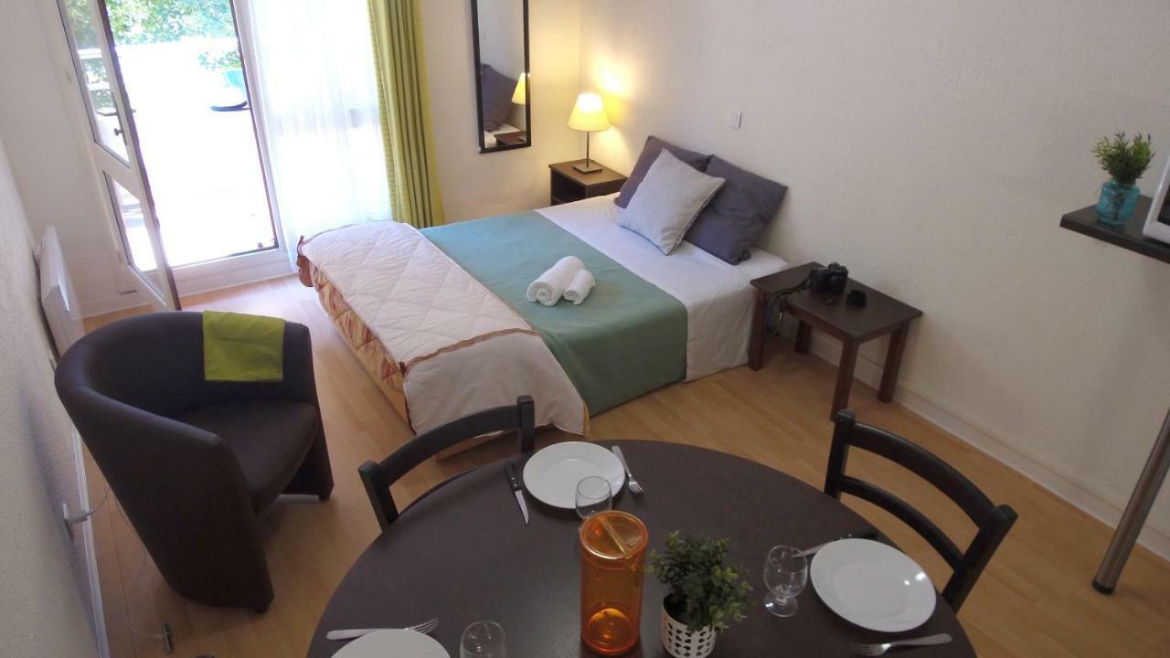 Hotel Vvf Sud Aveyron Brusque Esterno foto