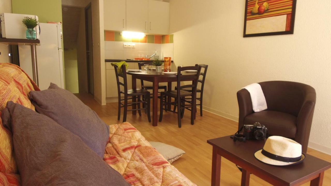 Hotel Vvf Sud Aveyron Brusque Esterno foto